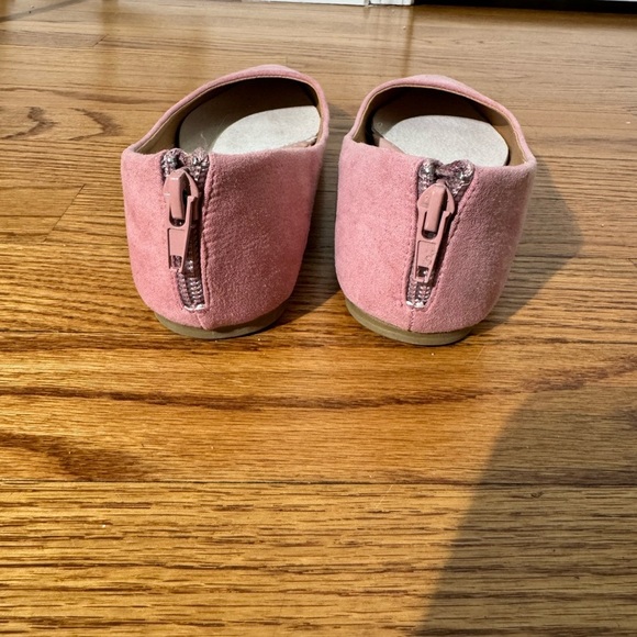 Goldtoe pointed toe flats in pink, size 6 BNNU - Picture 3 of 4